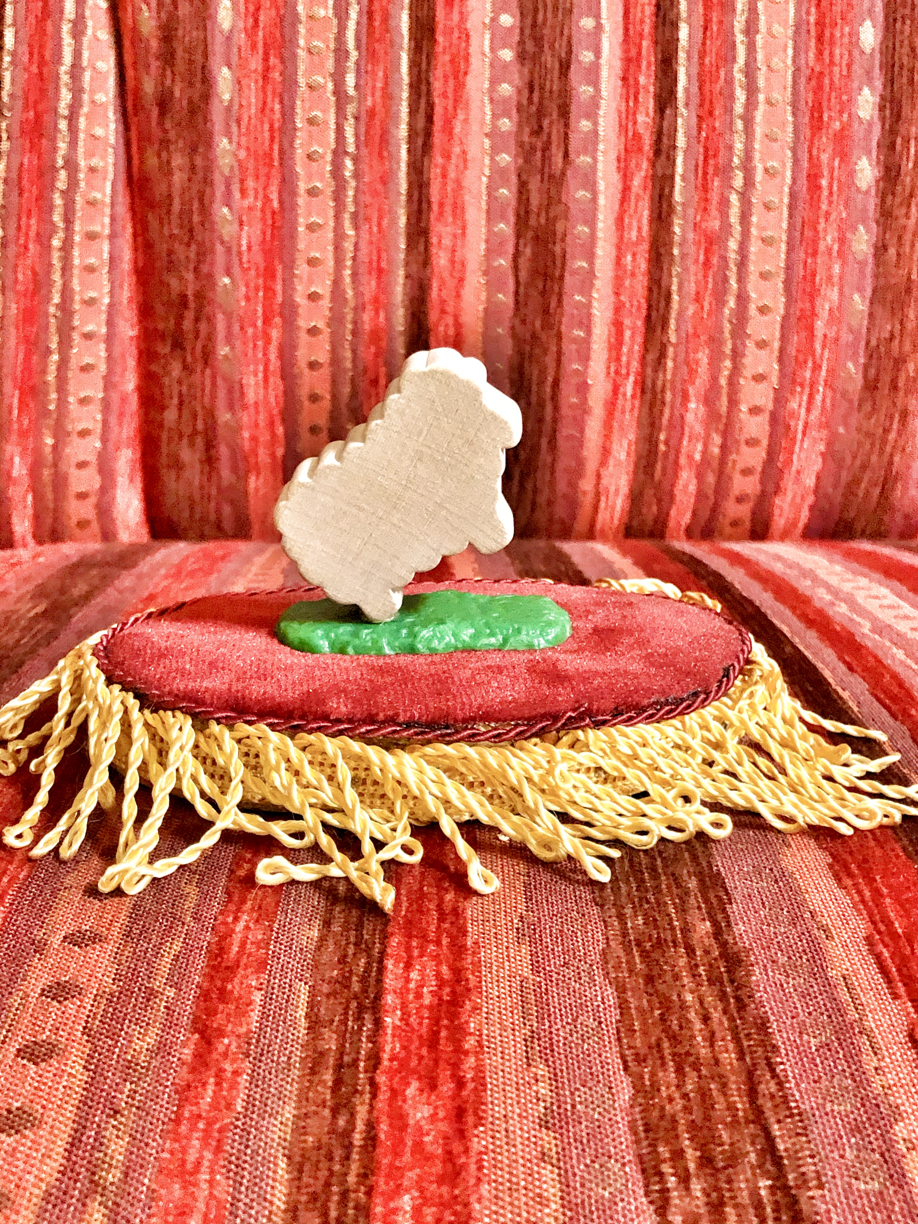 Holzschaf - EVA - Schwarzerschimmel-female-gaze.blog